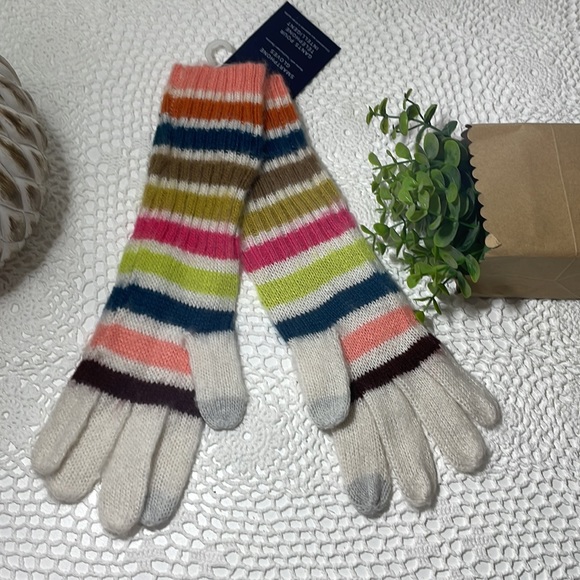 New with tags! GAP Smartphone Gloves 🧤 🧤 - Picture 3 of 6